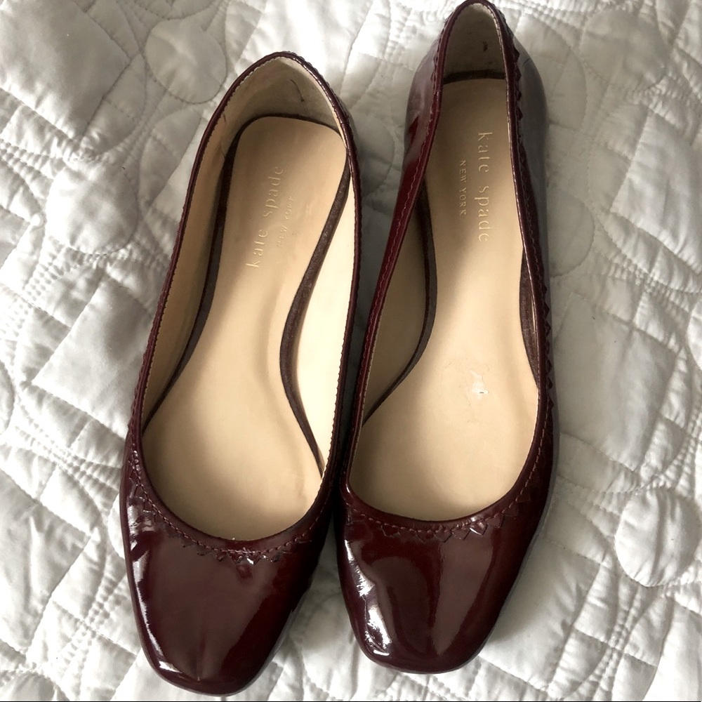 KATE SPADE BURGUNDY PATENT LEATHER FLATS NEVER WORN